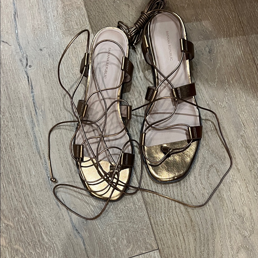 Banana Republic Metallic Gold and Brown Strappy Sandals 10M new